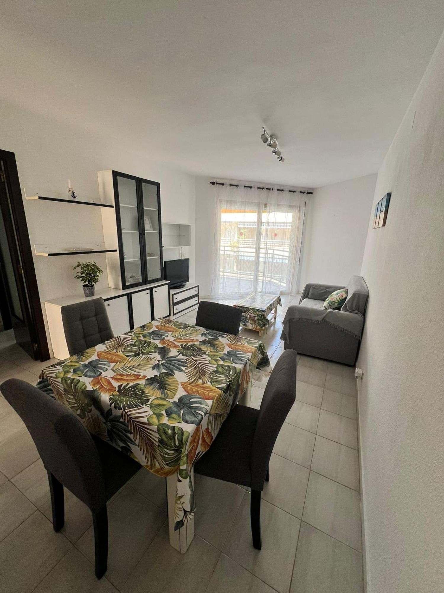 Apartamentos Versailles Villafortuny Zewnętrze zdjęcie