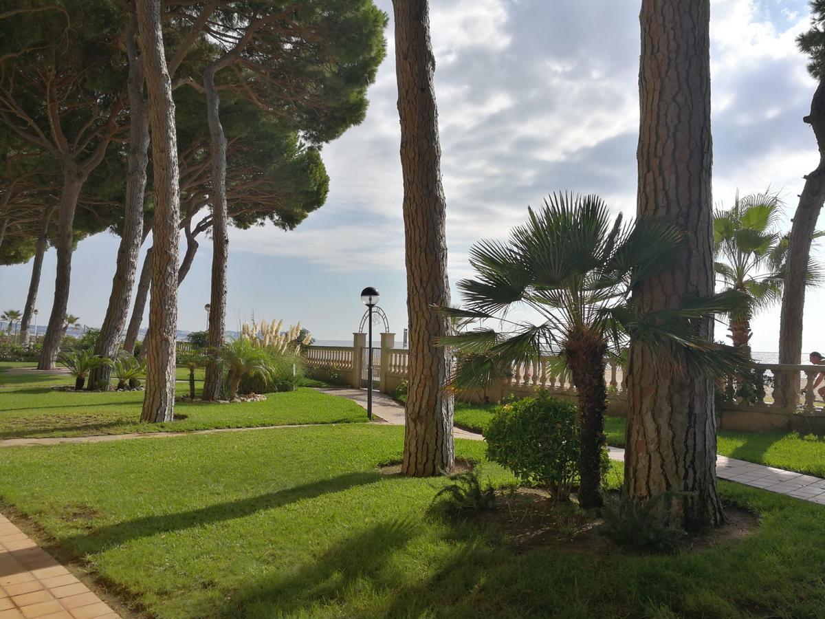 Apartamentos Versailles Villafortuny Zewnętrze zdjęcie