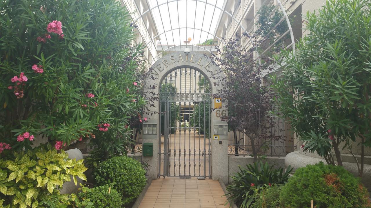 Apartamentos Versailles Villafortuny Zewnętrze zdjęcie